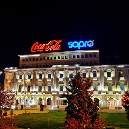 Mika Square Apartment Skopje Bagian luar foto