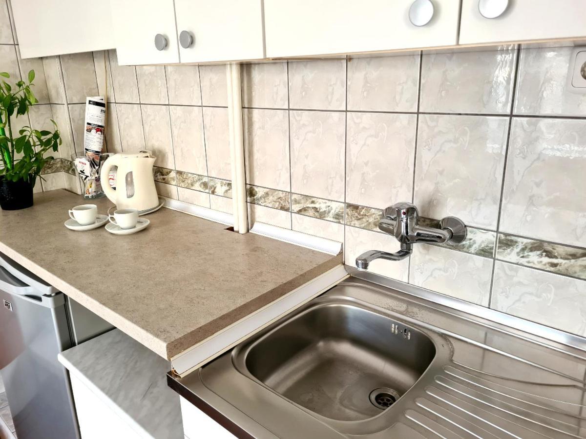 Mika Square Apartment Skopje Bagian luar foto