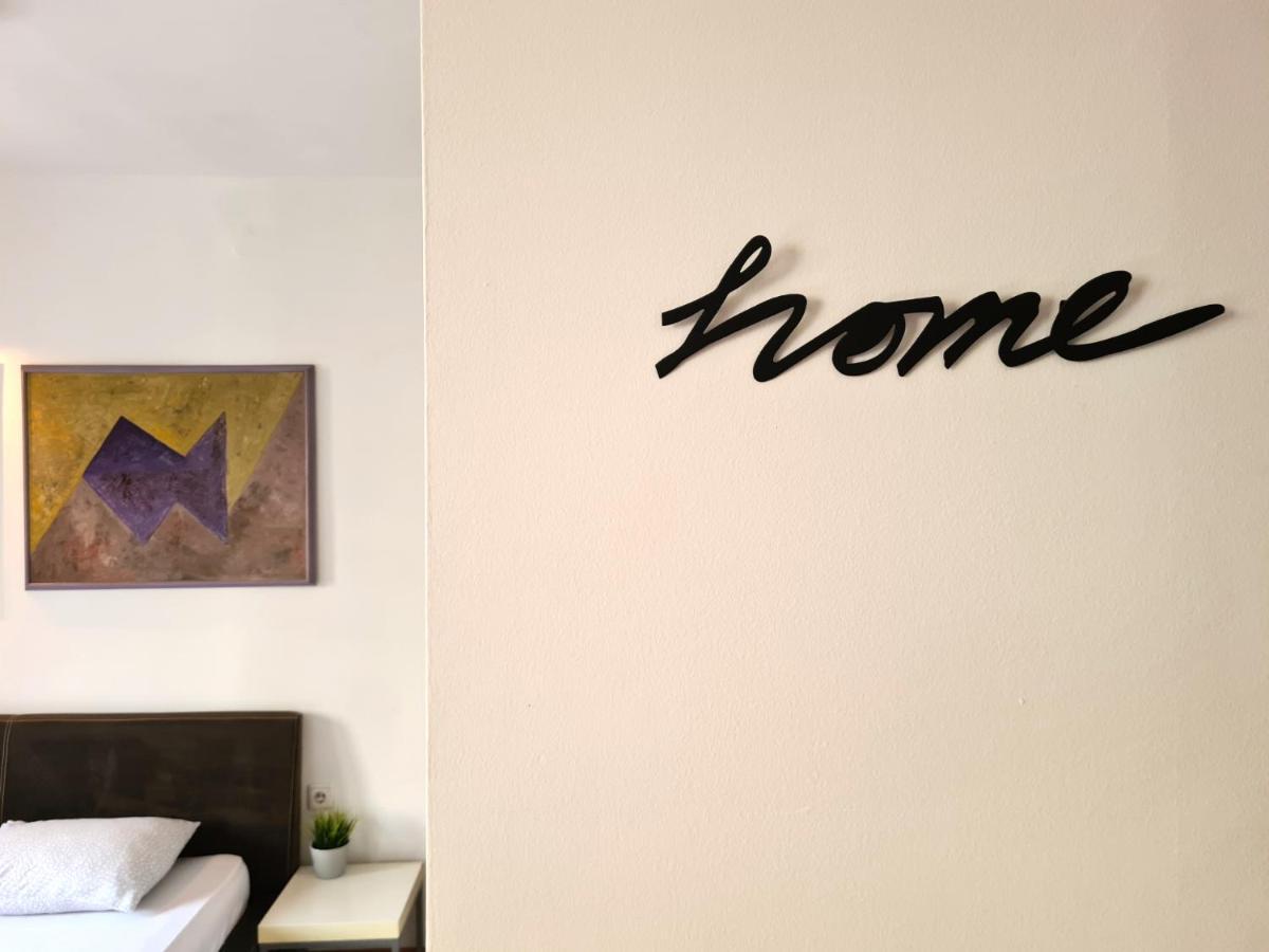 Mika Square Apartment Skopje Bagian luar foto