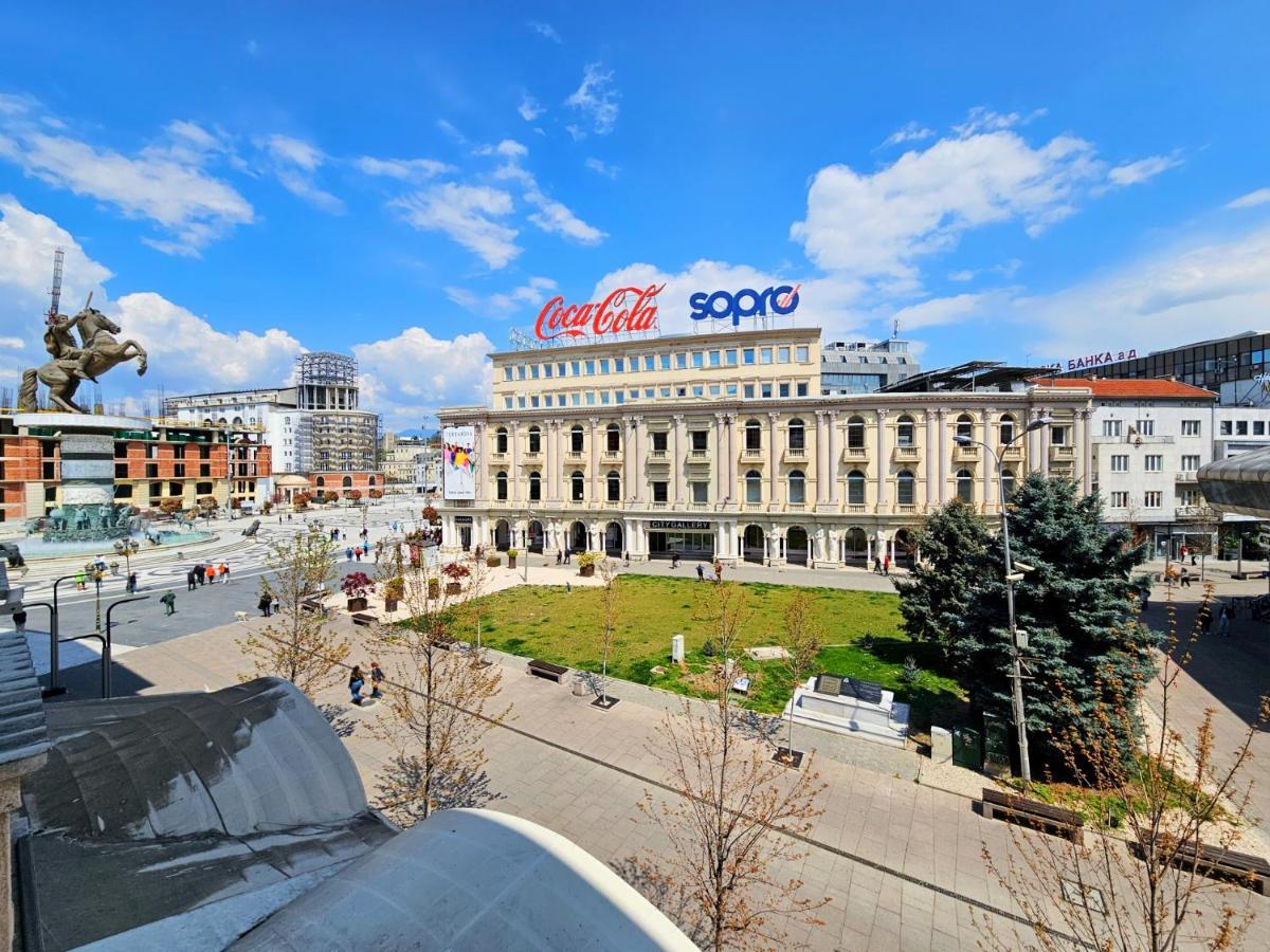 Mika Square Apartment Skopje Bagian luar foto