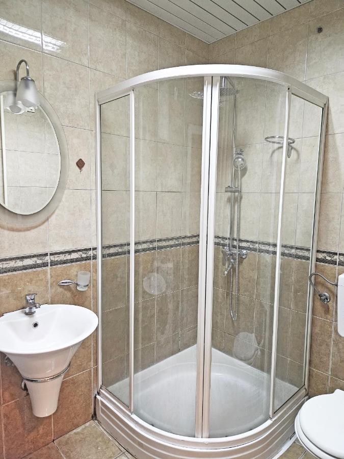 Mika Square Apartment Skopje Bagian luar foto